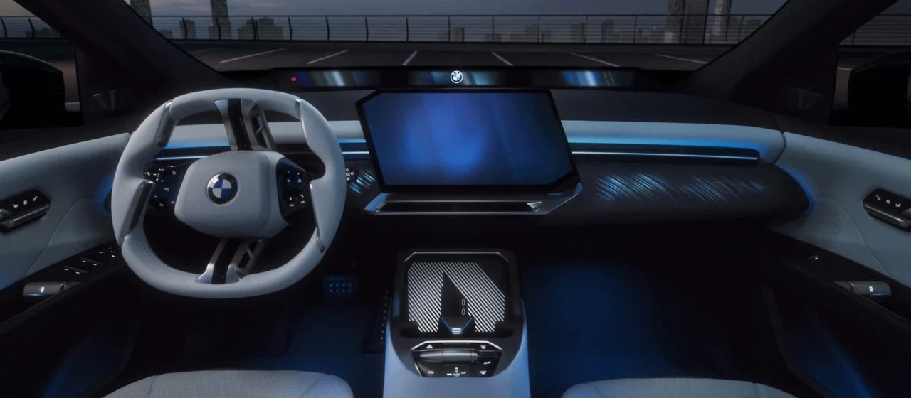 BMW 파노라믹 iDrive를 적용한 신형 iX3 운전석